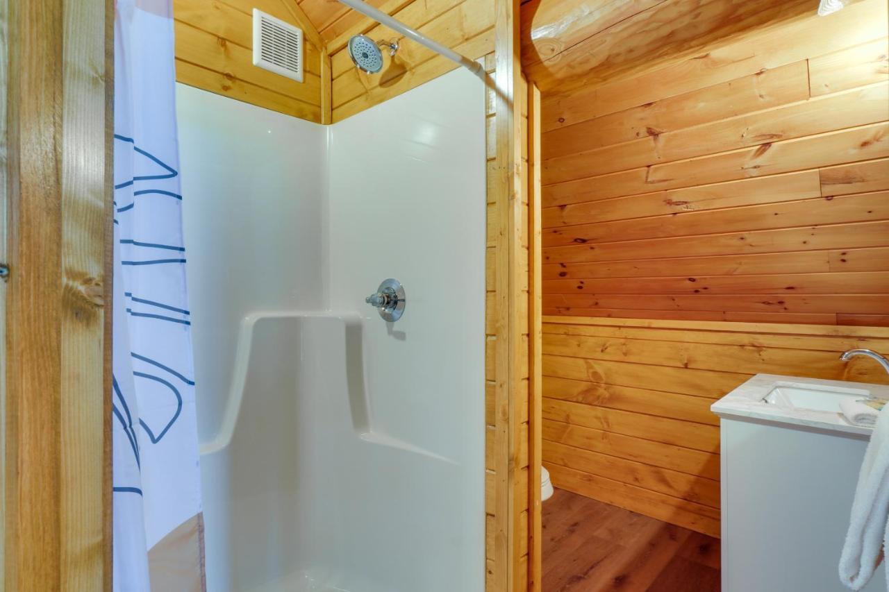 Smoky Mountain Vacation Rental Cabin With Hot Tub! Гатлинбург Экстерьер фото
